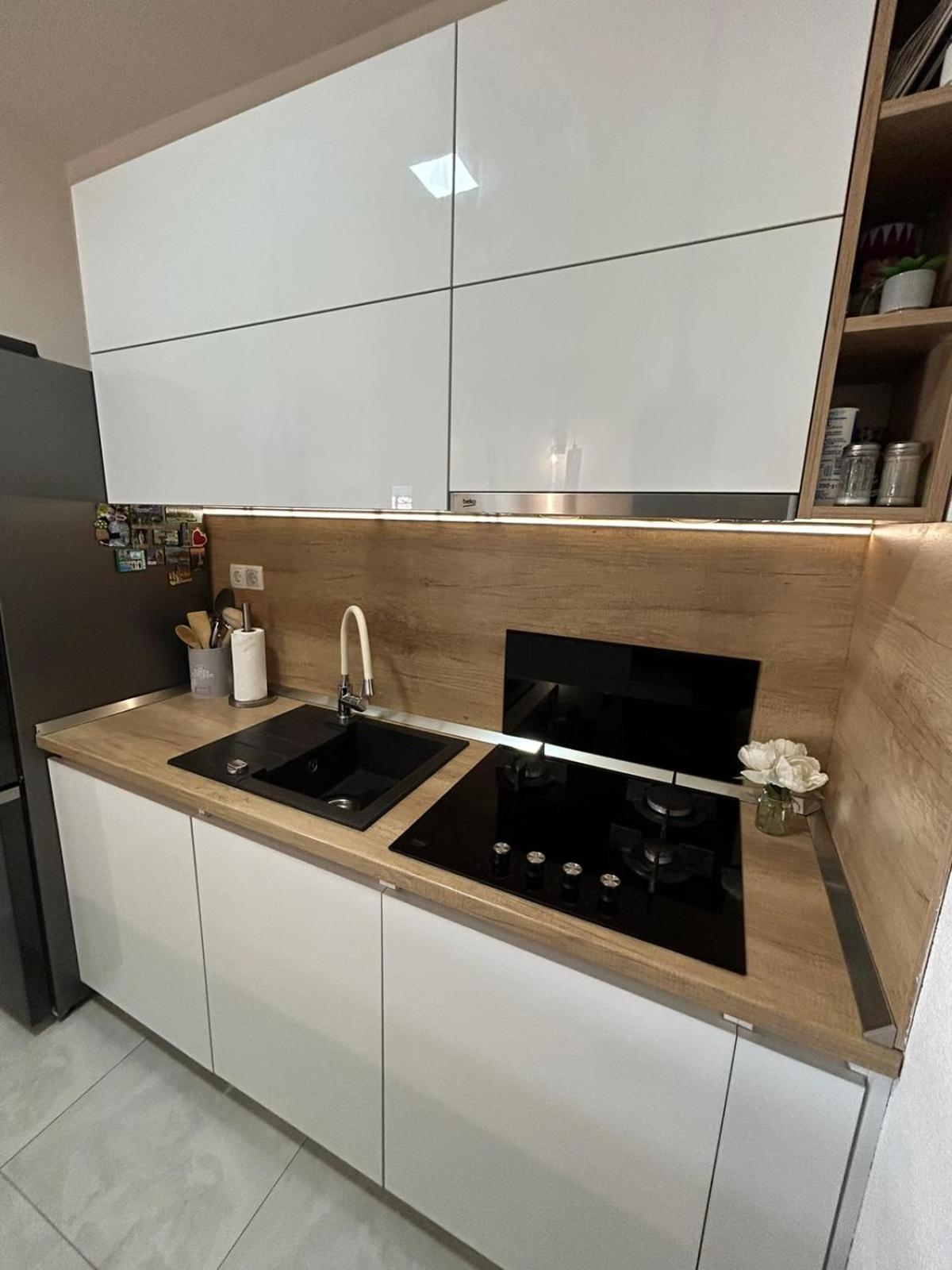 Apex Luxury Apartman โตรกีร์ ภายนอก รูปภาพ